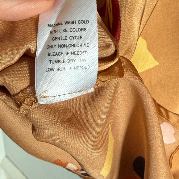 DR2 Women's Floral Satin Blouse, XXL - Picture 5 of 7